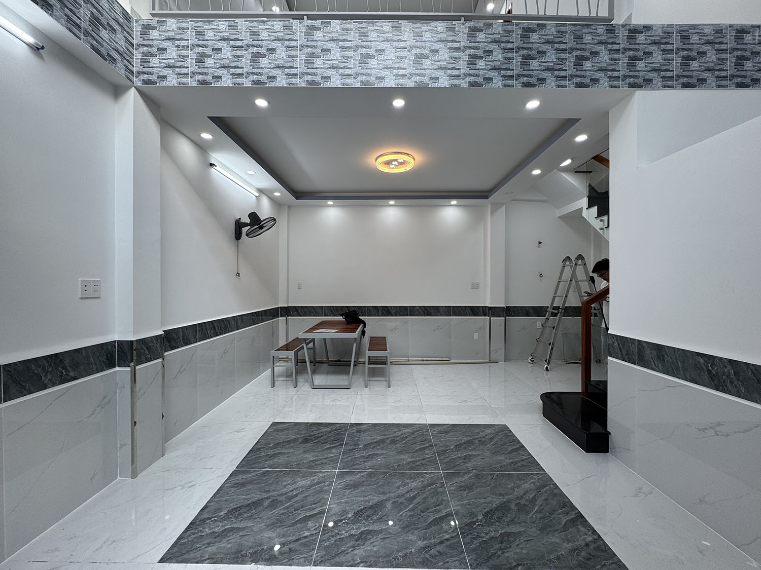 Tuyệt phẩm biệt thự mini 3 lầu, góc 2 mặt tiền hẻm 2 xe hơi 7 chỗ tránh nhau khu VIP Đặng Văn Ngữ